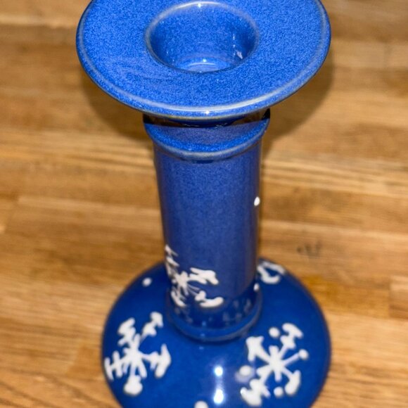 Vintage Set of 2 Blue Ceramic Candle Holders With Snowflake Design Holiday 6"x3" - Picture 7 of 9